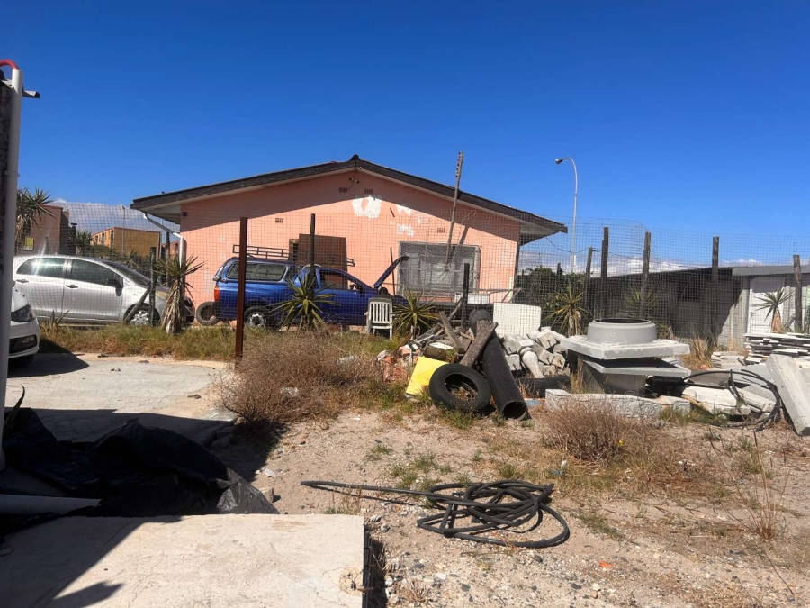 5 Bedroom Property for Sale in Elsies River Western Cape